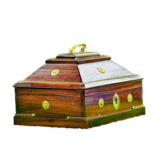 Wooden traditional jewel box - Nettoor Petti